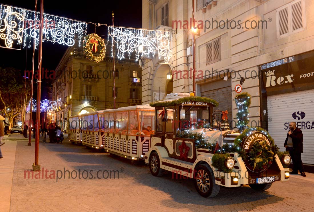 Valletta Christmas V18 street decorations Train Malta Photos